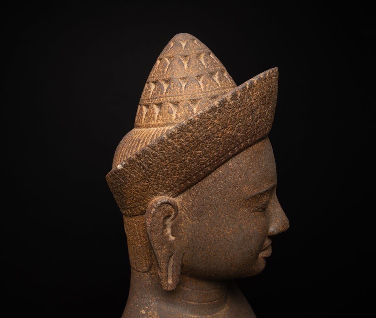 Khmer Standing Vishnu, 1100 CE - 1200 CE
