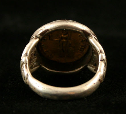 Classical Revival Silver Ring Featuring a Gold Coin of Emperor Antoninus Pius, 18th Century CE - 19th Century CE