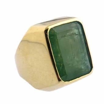 Emerald Ring Set in 18-karat Gold
