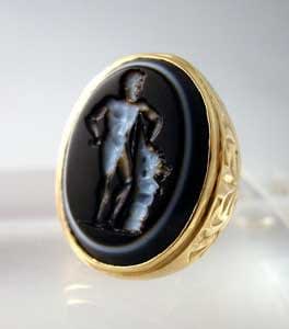 Gold Ring with a Roman Banded Agate Intaglio Depicting Herakles, 100 CE - 300 CE
