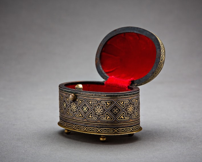 Toledo Workshop Damascened Trinket Box, 19th Century CE - 20th Century CE
