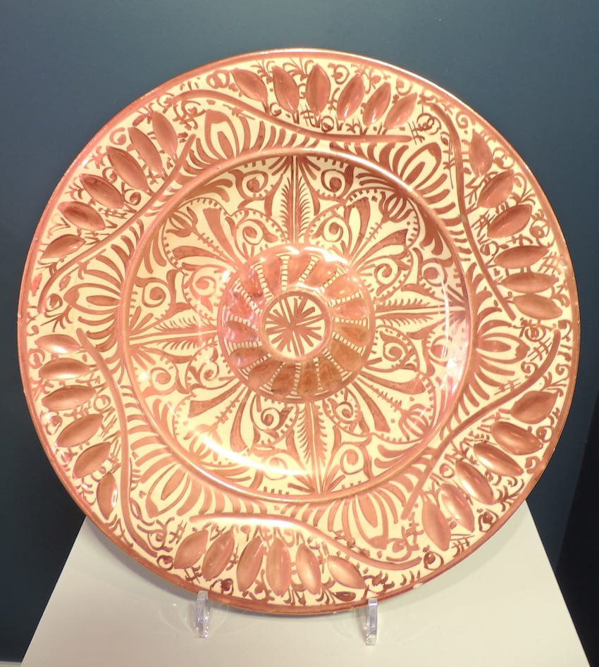 Hispano-Moresque wall charger, 19th Century CE