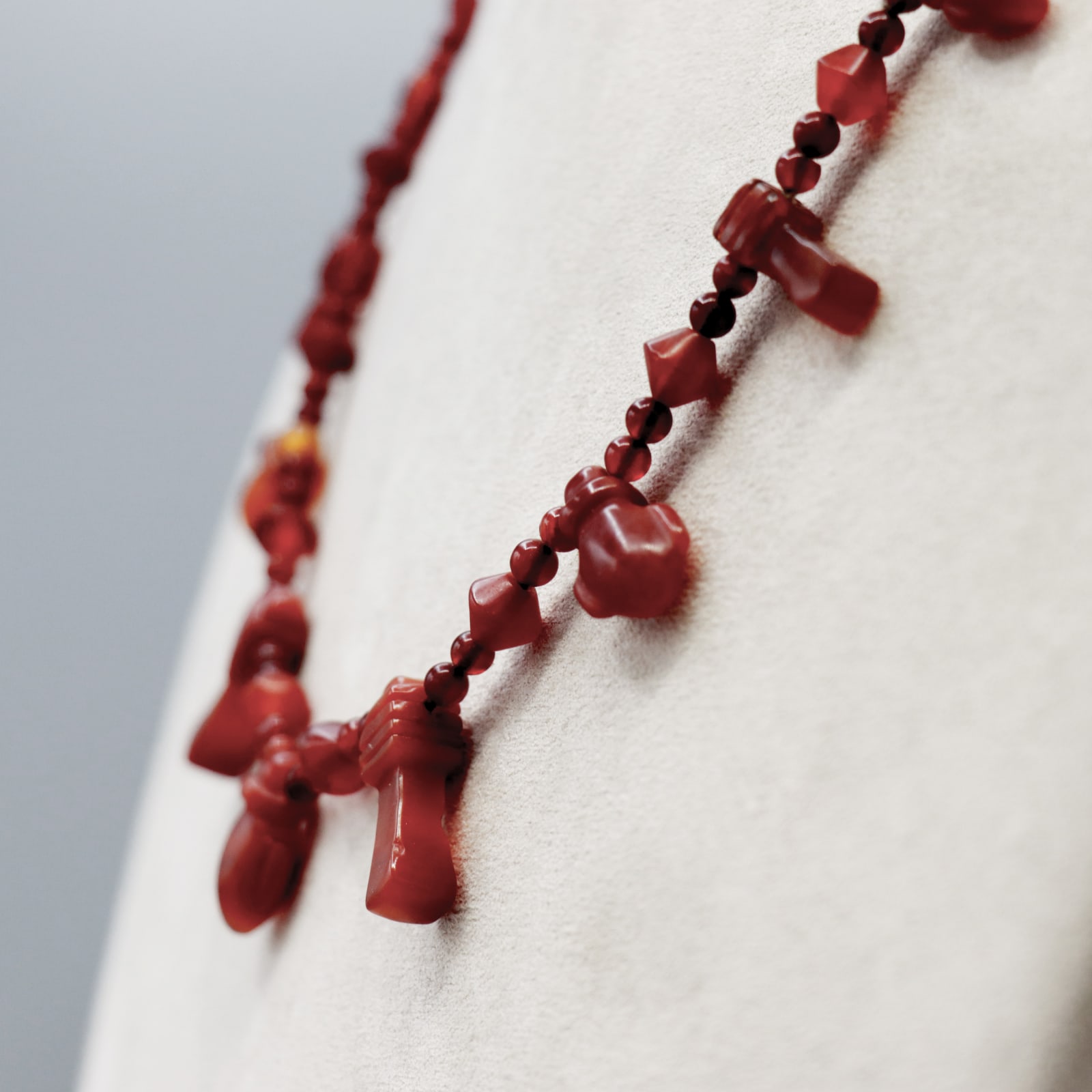 Amuletic Necklace, with Hearts and Djed-Pillars, 1353 BC - 1292 BC