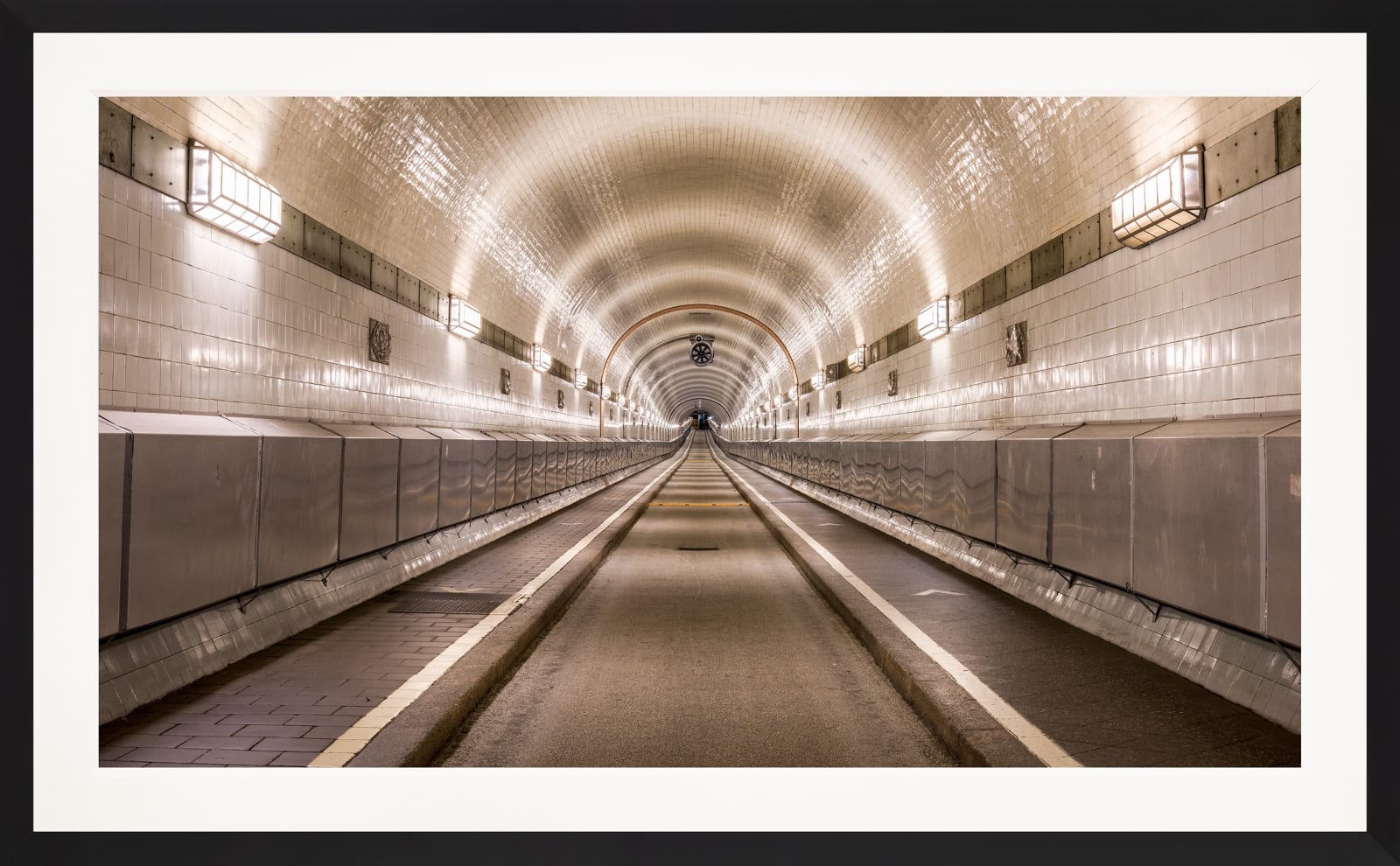 Mario Basner, Elbtunnel, Classic Black Frame, White Liner