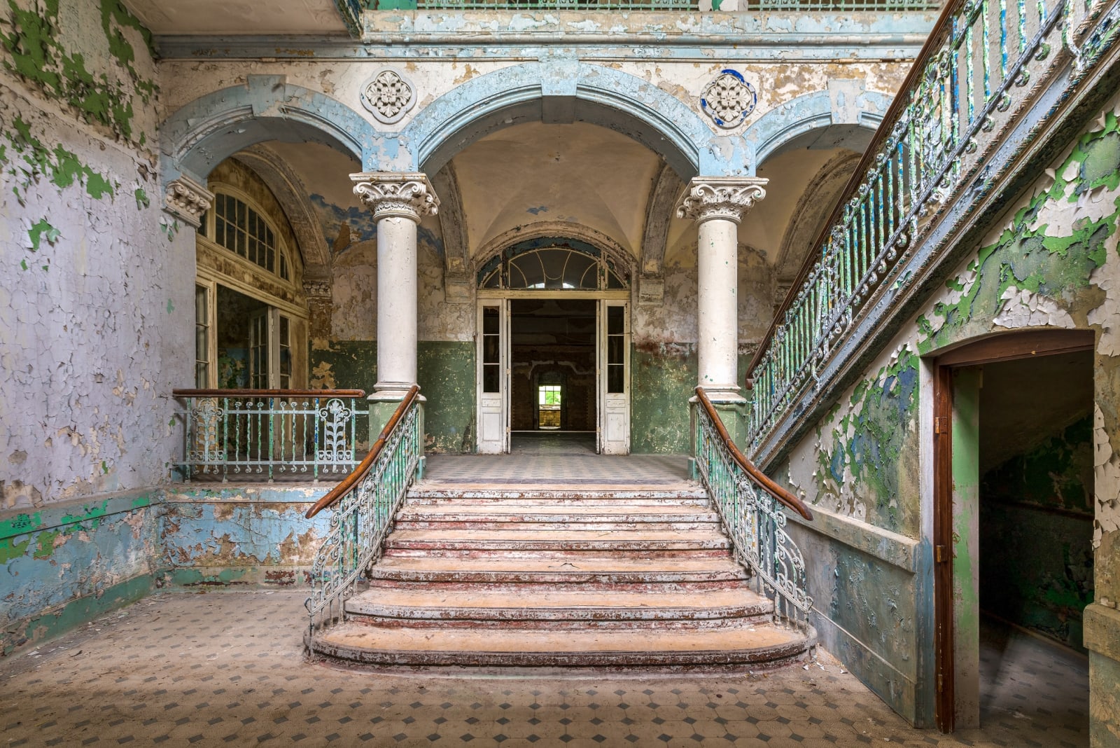 Mario Basner, Entrance, Beelitz Heilstätten, Germany, 2014