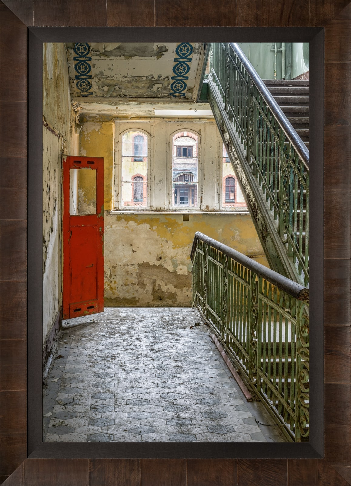 Mario Basner, Discomfort Within, Tabacchino Frame, Cigar Leaf, Black Liner