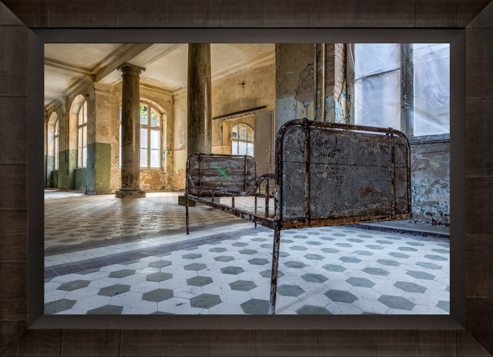 Mario Basner, Balance, Tabacchino Frame, Dark Ash, Black Liner