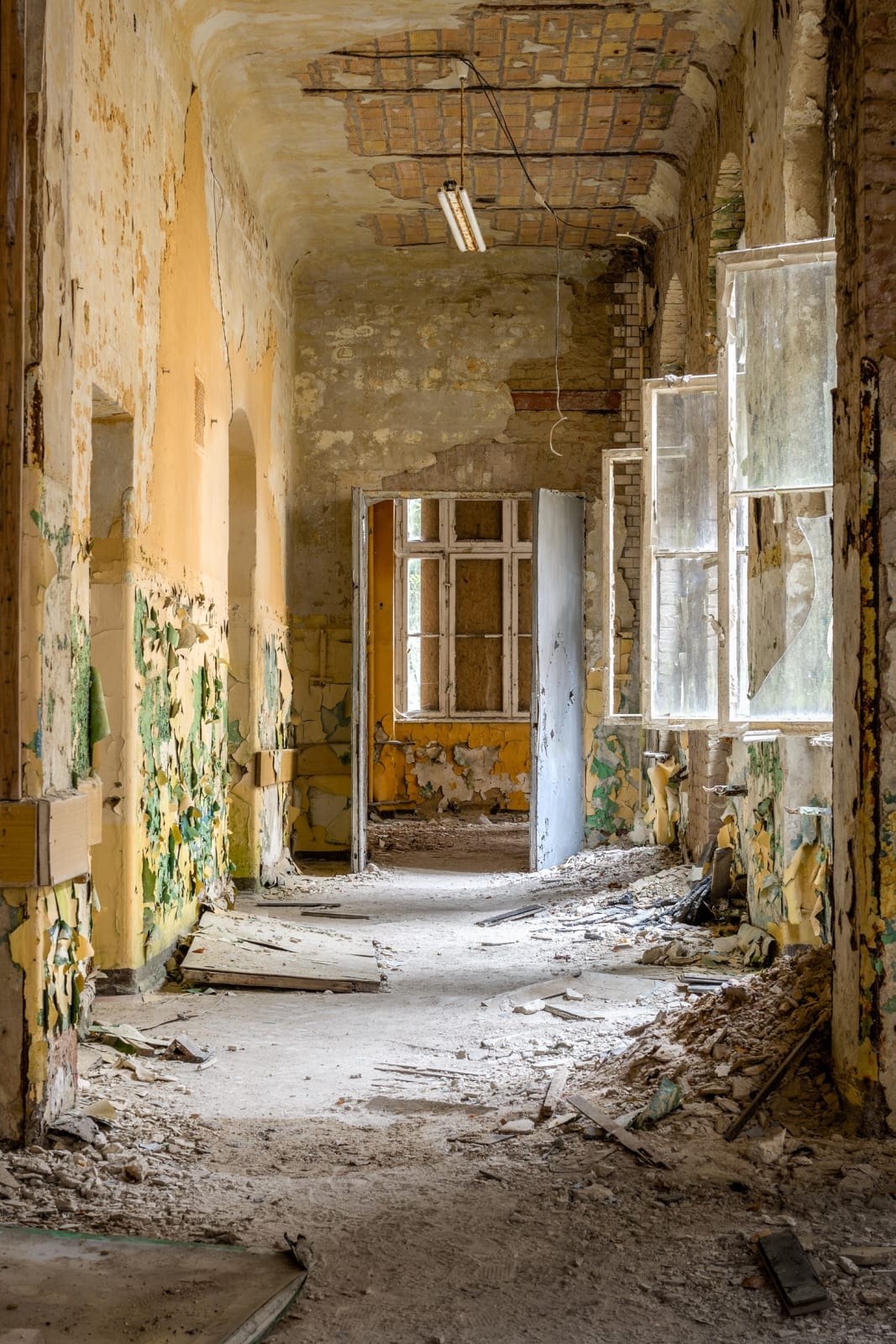 Mario Basner, Remnants Of Time, Beelitz Heilstätten, Germany, 2014