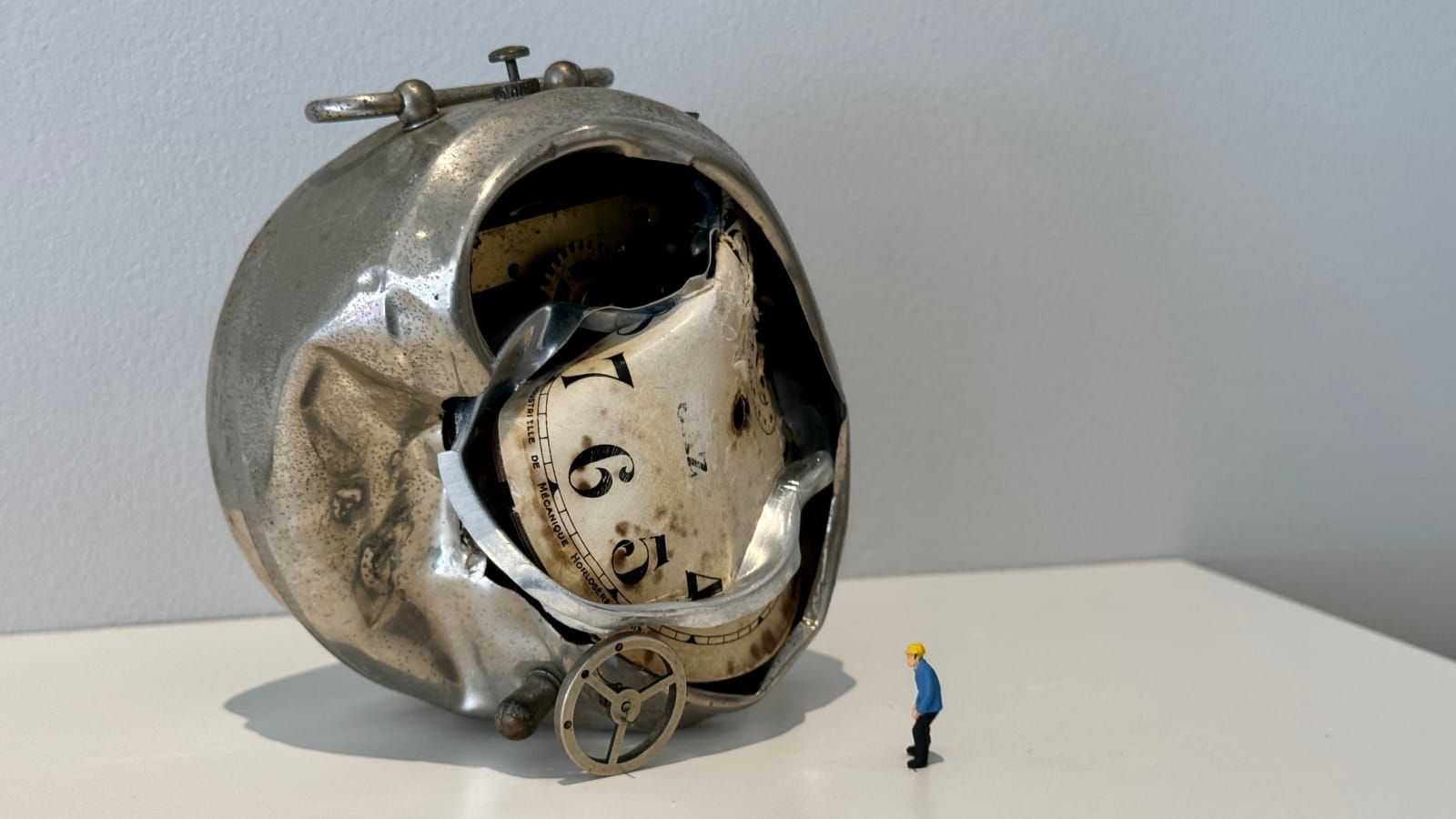 Liliana Porter, To Fix It (man with blue Jacket), 2017