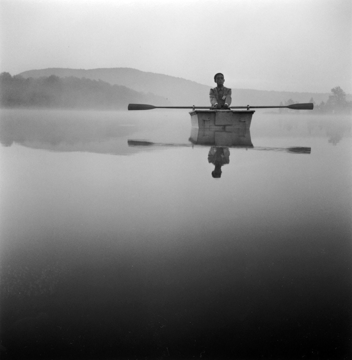 Tseng Kwong Chi, Lake Ninevah, Vermont (oars), 1985