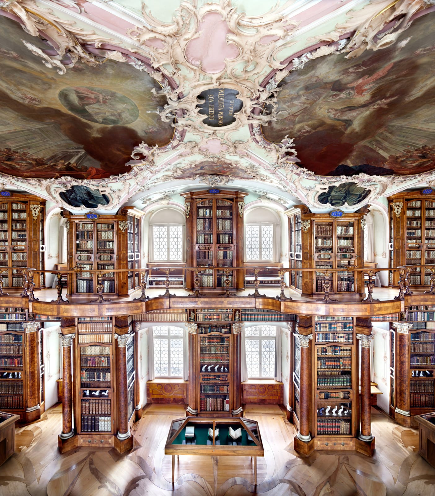 Candida Höfer, Stiftsbibliothek St.Gallen I 2021
