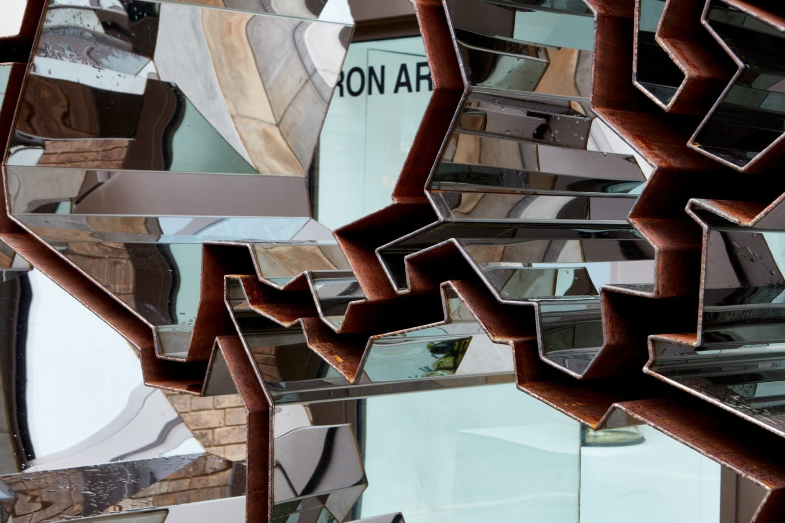 Ron Arad, Free Standing China, 2009