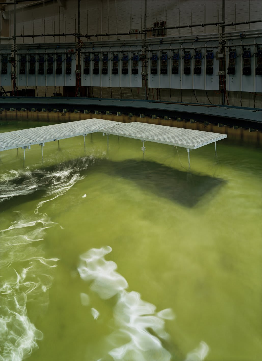 Thomas Struth, Curved Wave Tank, The University of Edinburgh, 2010