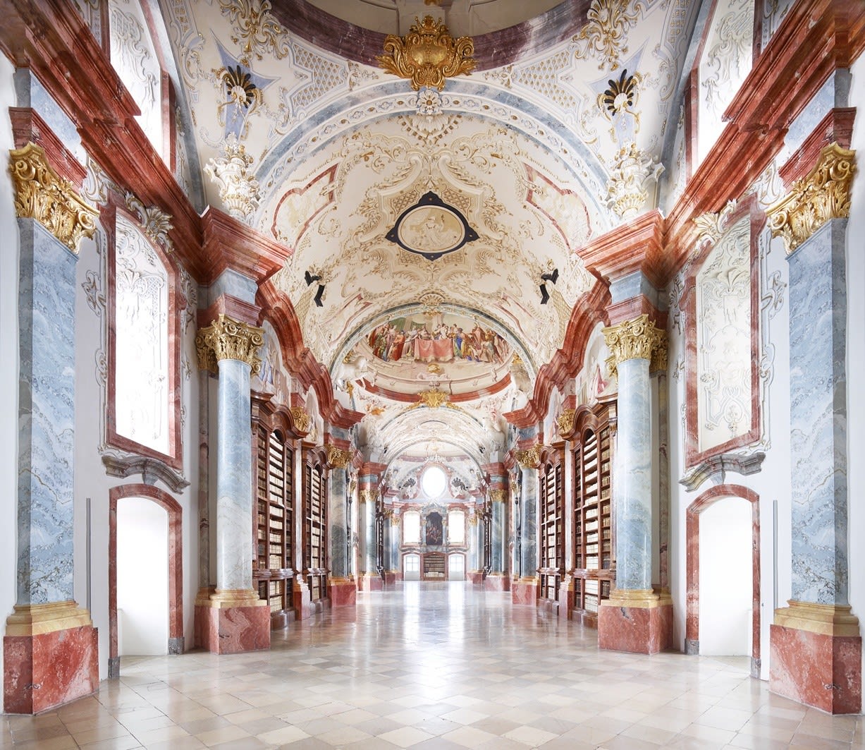 Candida Höfer, Benediktinerstift Altenburg I 2014