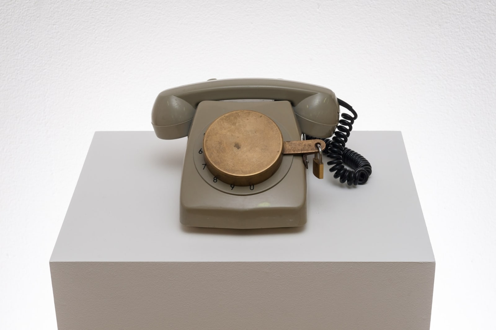 Chen Wei, Household Telephone, 2011