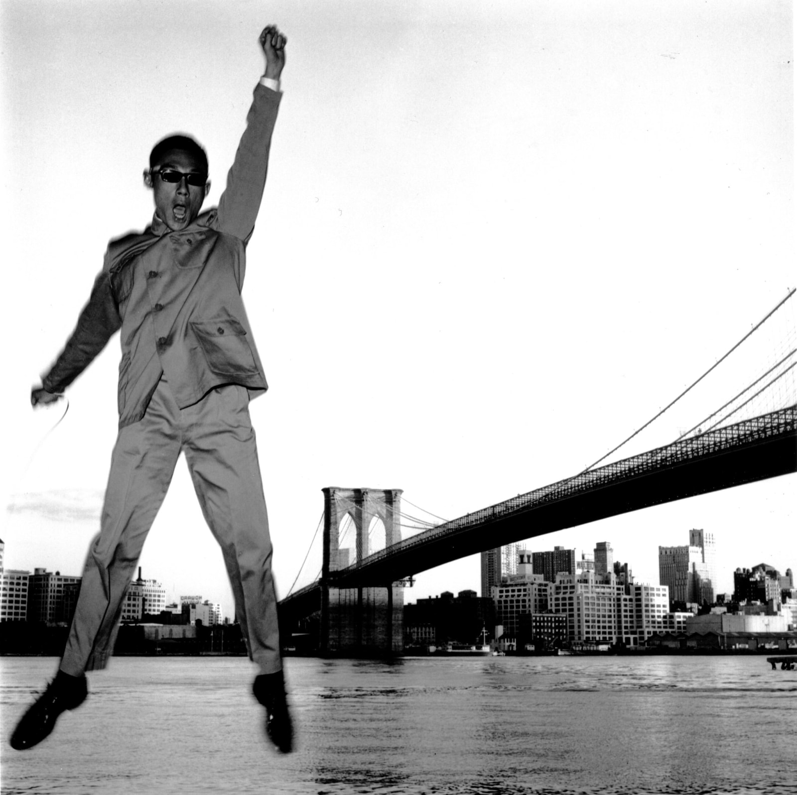 Tseng Kwong Chi, New York, New York (Brooklyn Bridge), 1979