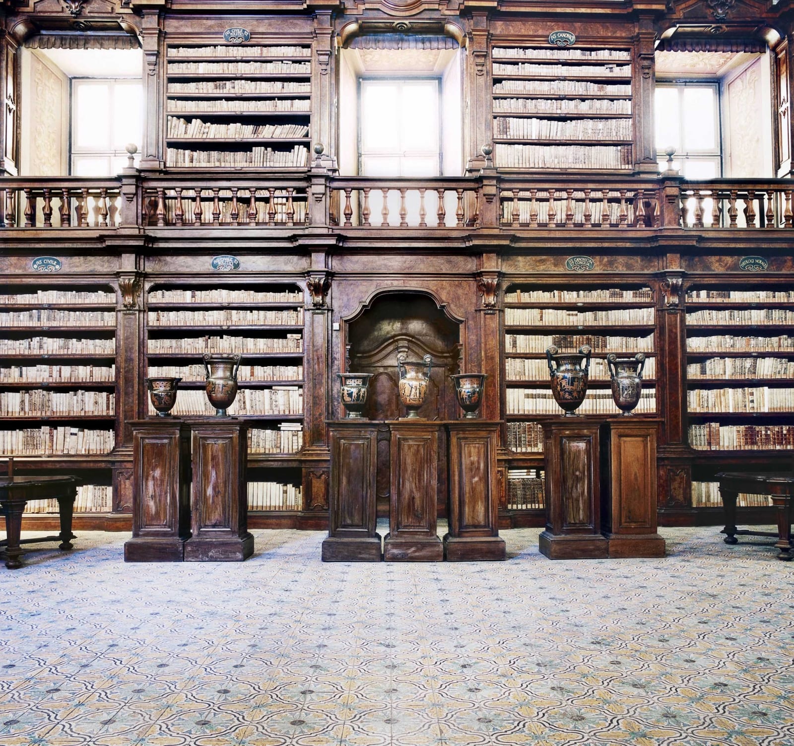 Candida Höfer, Biblioteca dei Girolamini Napoli IV 2009