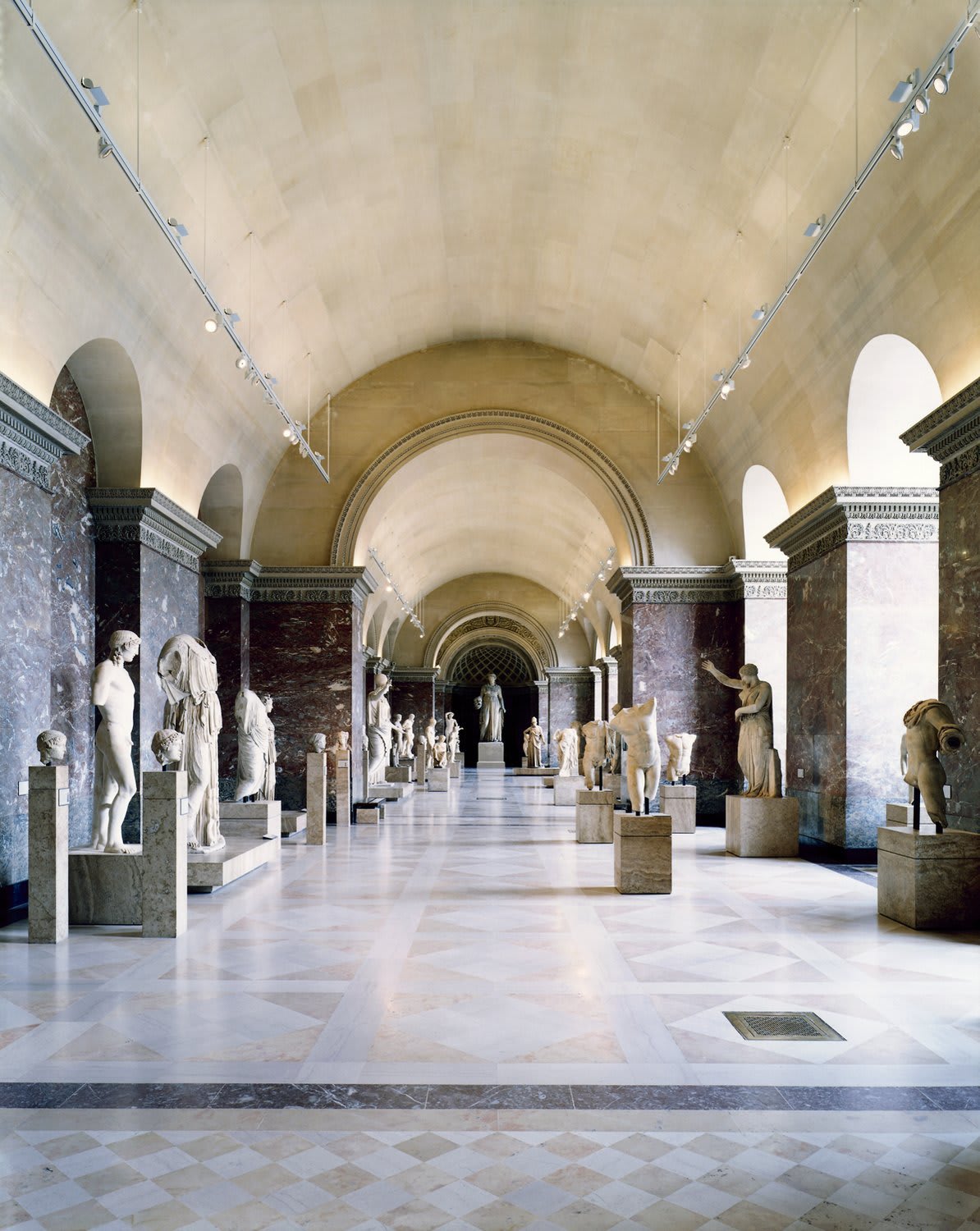 Candida Höfer, Musée du Louvre Paris XIII 2005