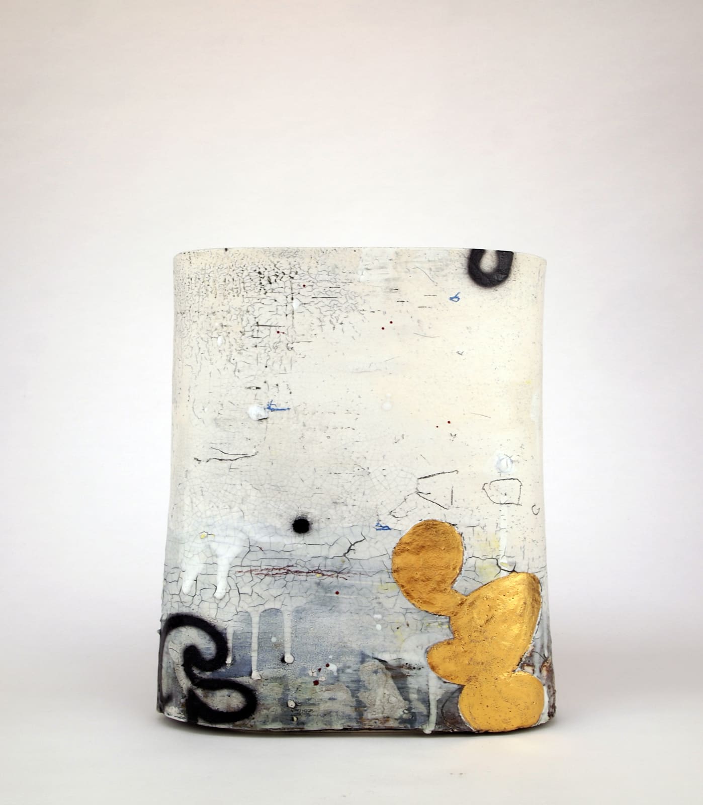 Sam Hall, M Form With Gold, 2017