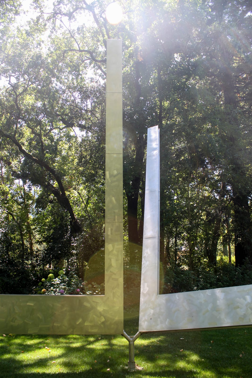 George Rickey, Double L Excentric Gyratory - Pond, 1988