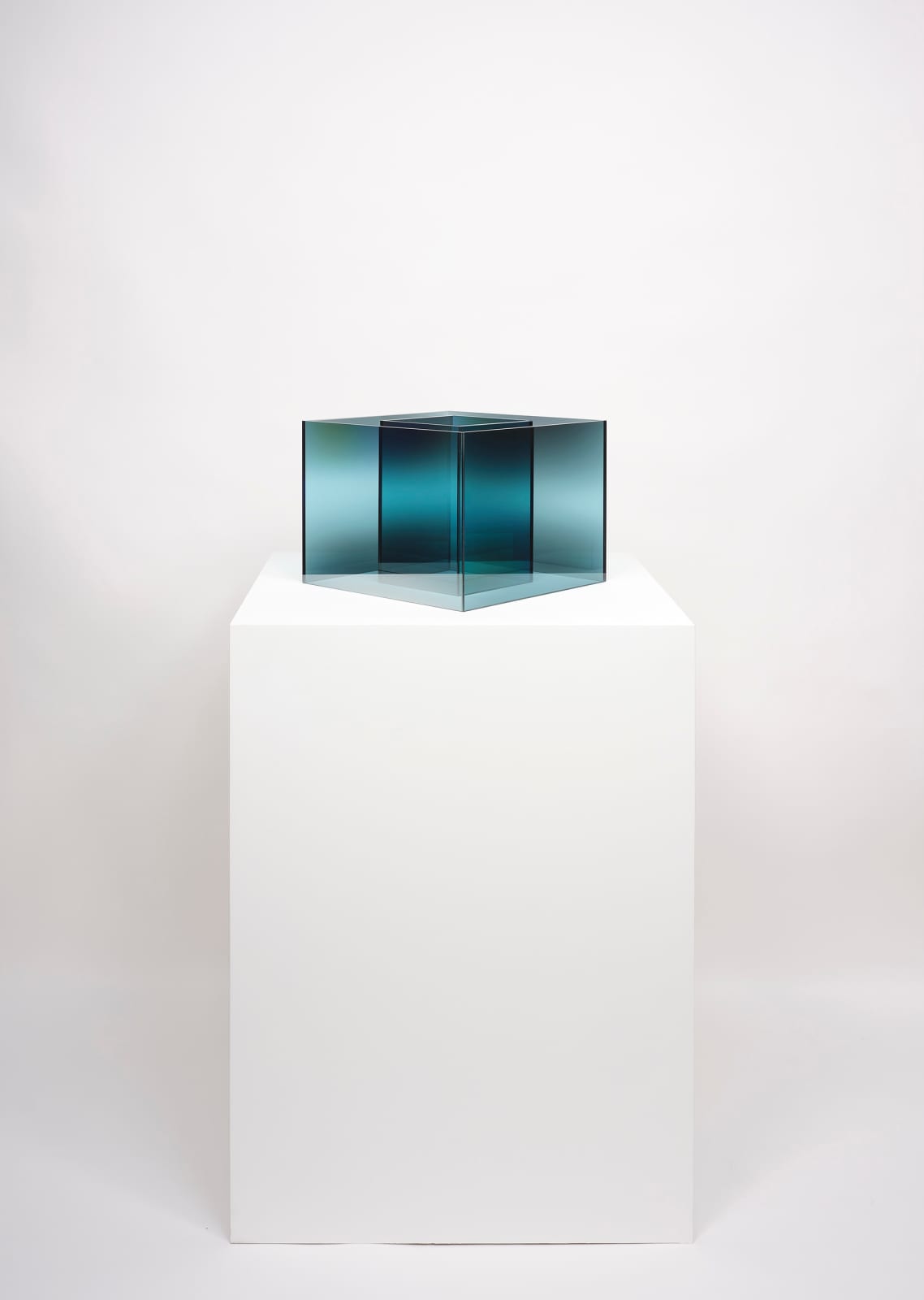 Larry Bell, UNTITLED COATED SS (Turquoise), 2020