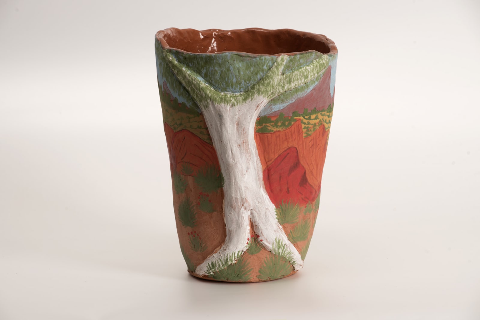 Anita Mbitjana Ratara, My country - Vase, 2019