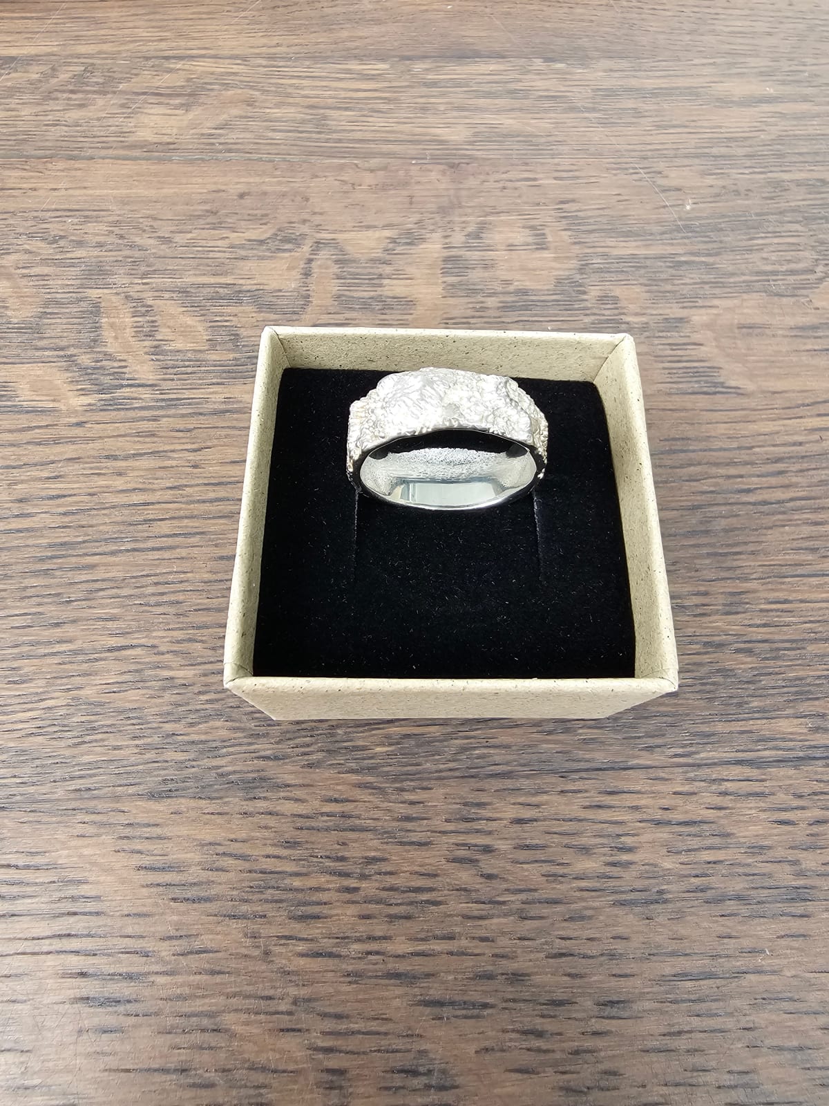 Margo Nelissen, ring