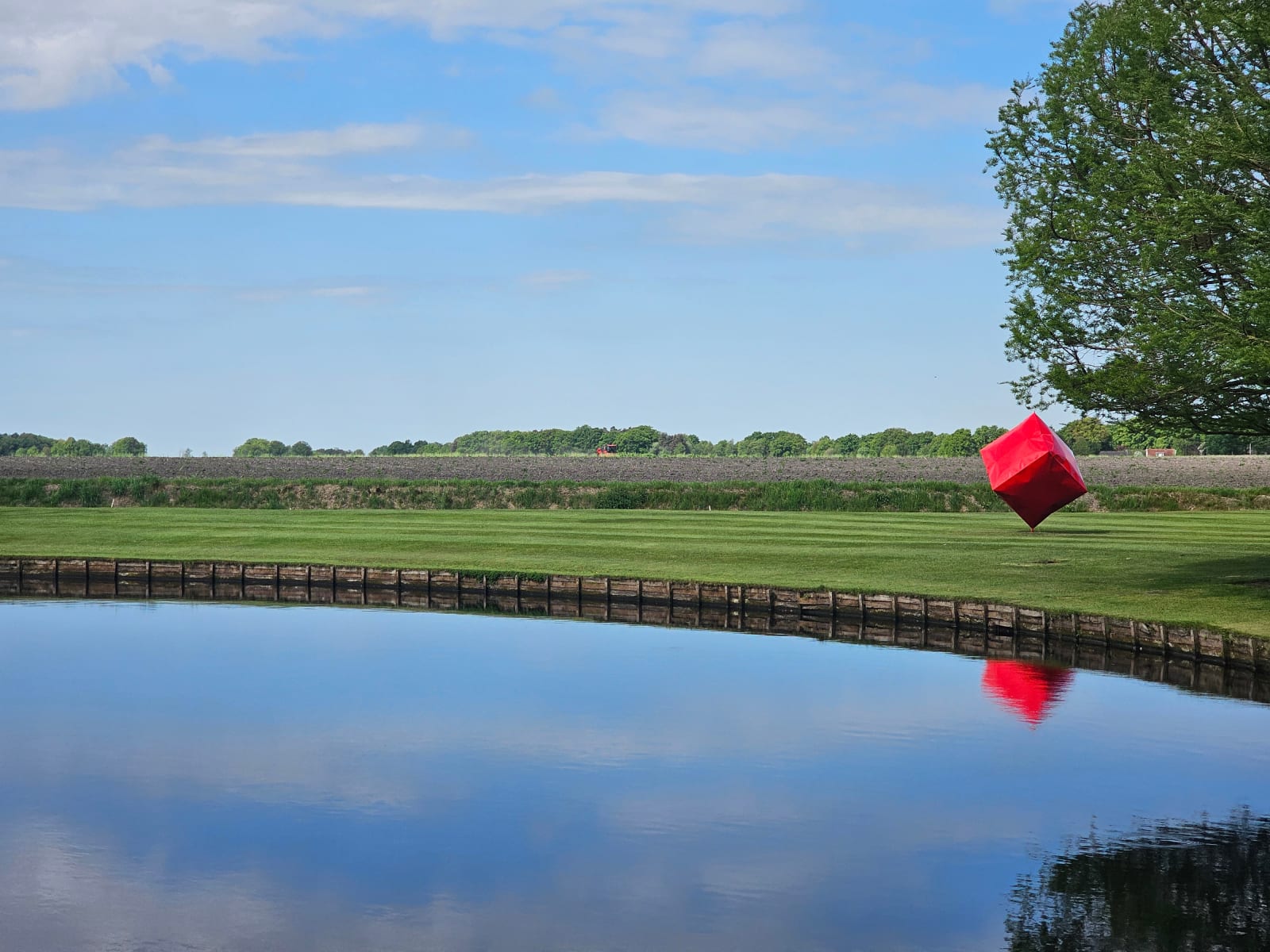 Matteo Marchetti, BIG RED FAT CUBE, 2025