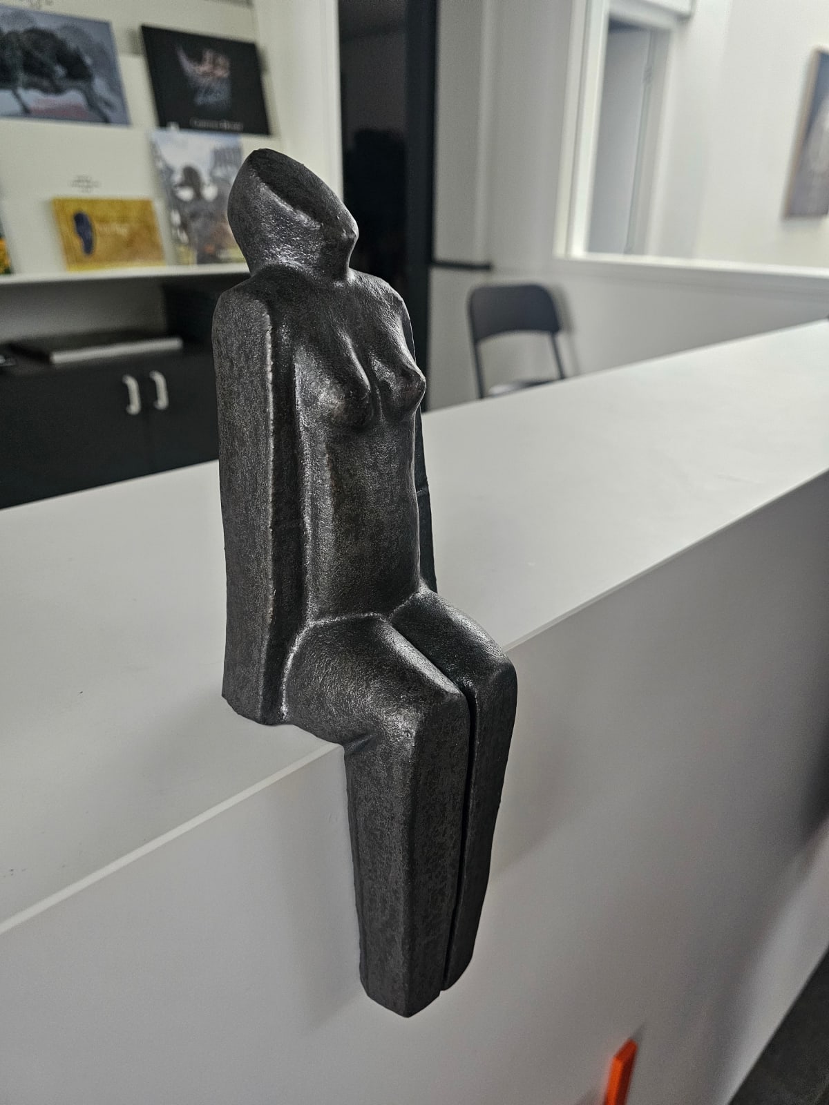 Giuseppe Lamers, Zittende vrouw (22), 2025