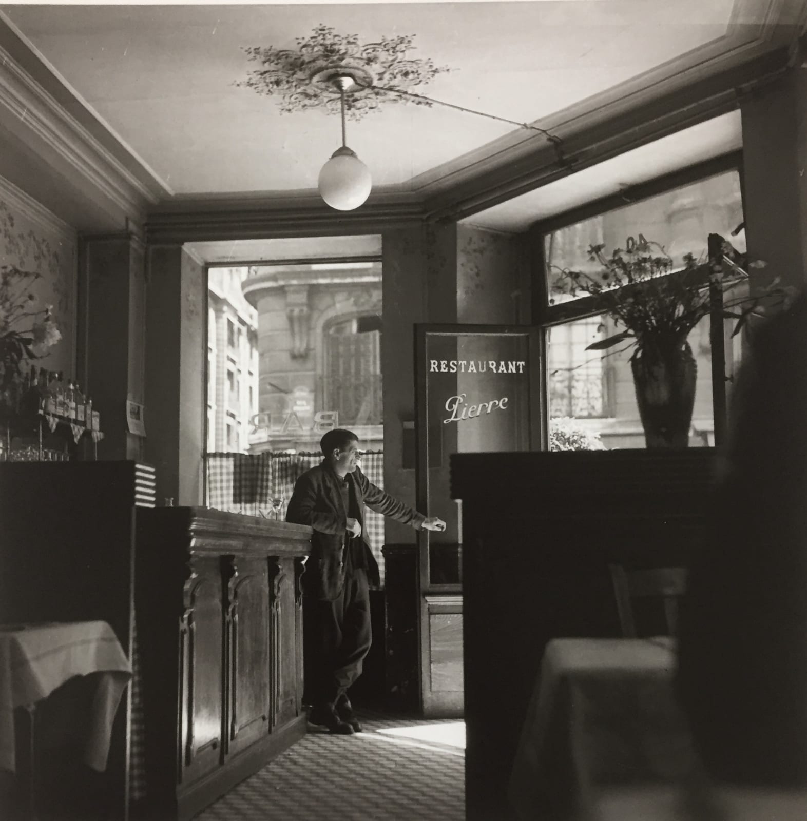 Louis Stettner, Restaurant Pierre, Paris, 1951