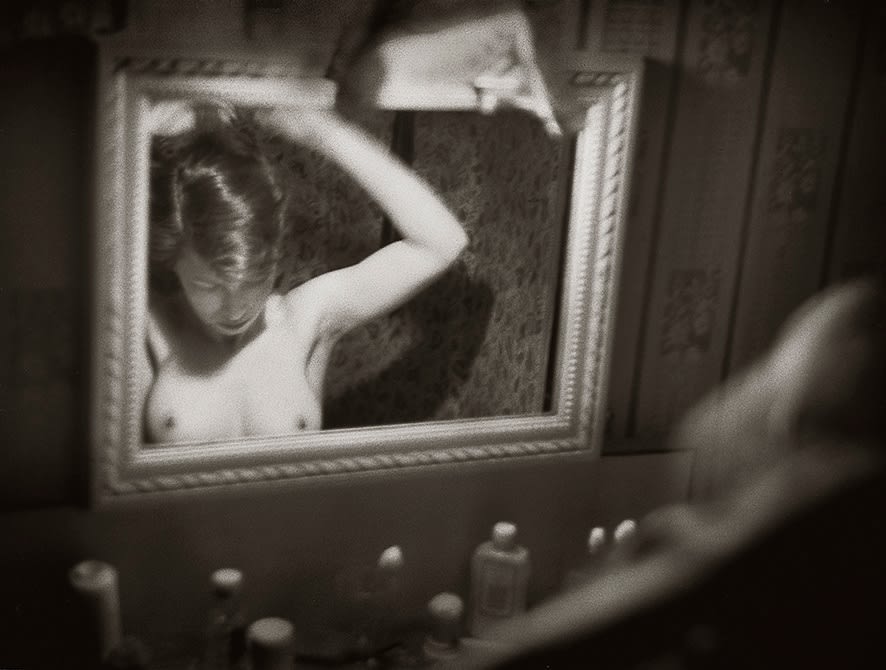 René Groebli, Rita in the mirror/Rita im Spiegel, (#519), Paris, Das Auge der Liebe, 1952