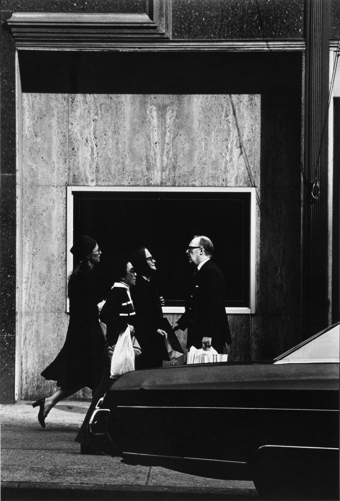 Louis Stettner, On Fifth Avenue, New York, 2002