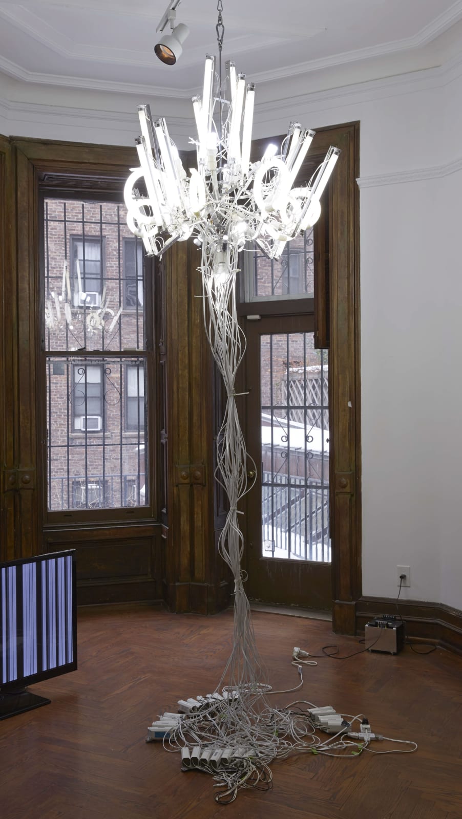 Yuichi Higashionna, Untitled (Chandelier 18), 2014