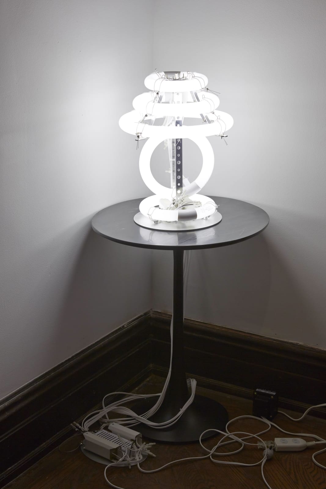 Yuichi Higashionna, Untitled (desk lamp), 2014