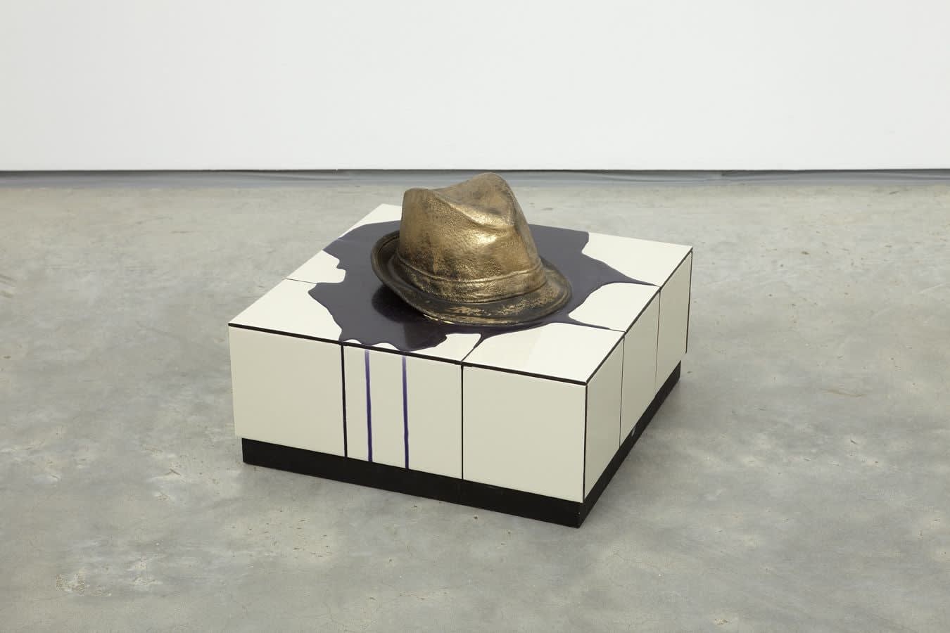 Robert Elfgen, Untitled (Golden Hat), 2009