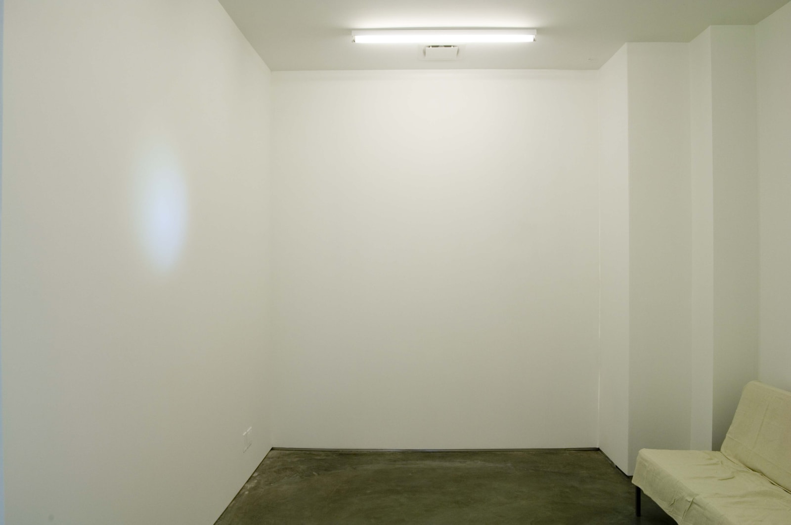 Jeffrey Wells, Video to Accompany Staring at a White Wall, 2006