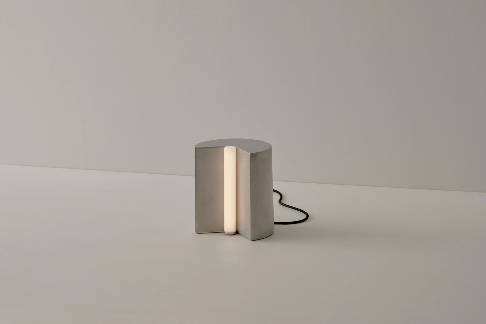 Volker Haug Studio, Tableton Aluminium Small