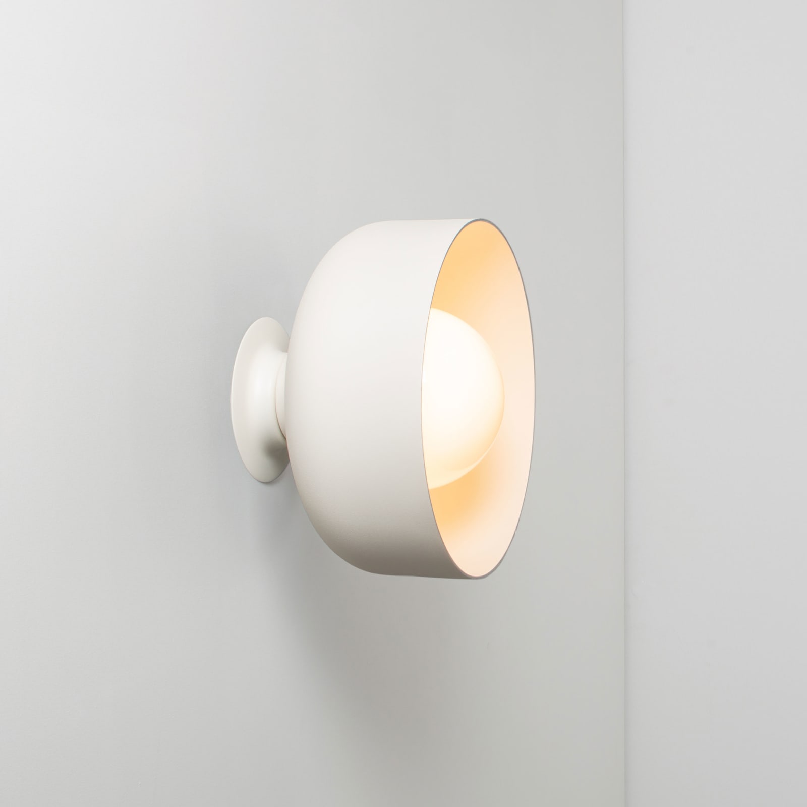 A-N-D, Spotlight Volumes Ceiling/Wall A