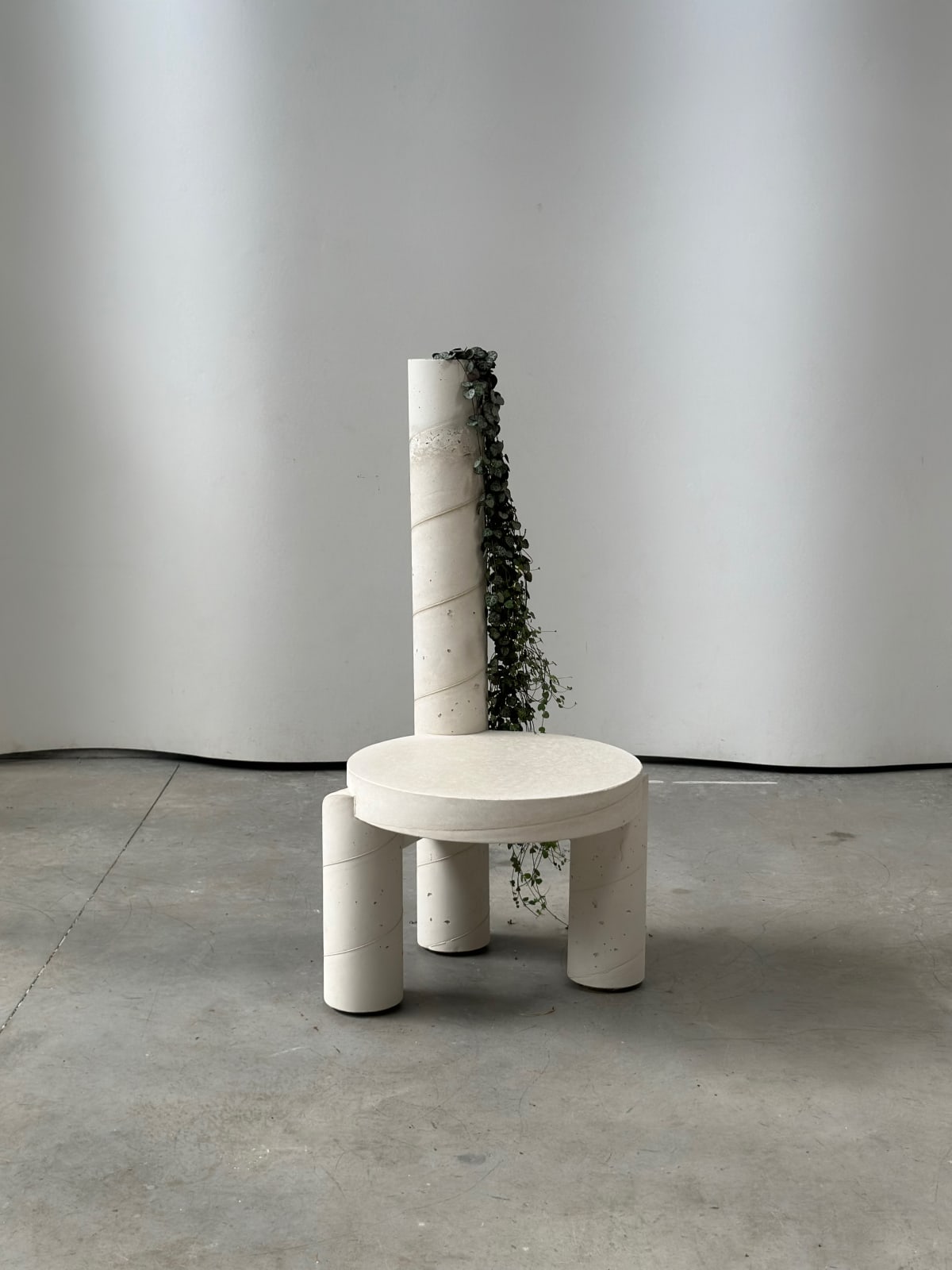 François Lévy, Monobloc Planter Chair 02