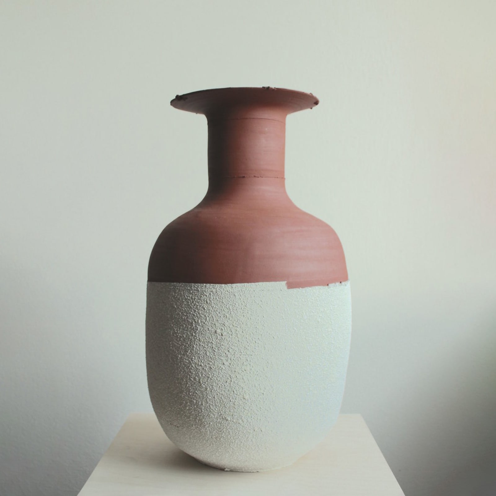 Roman Sedina, Red/White Vase