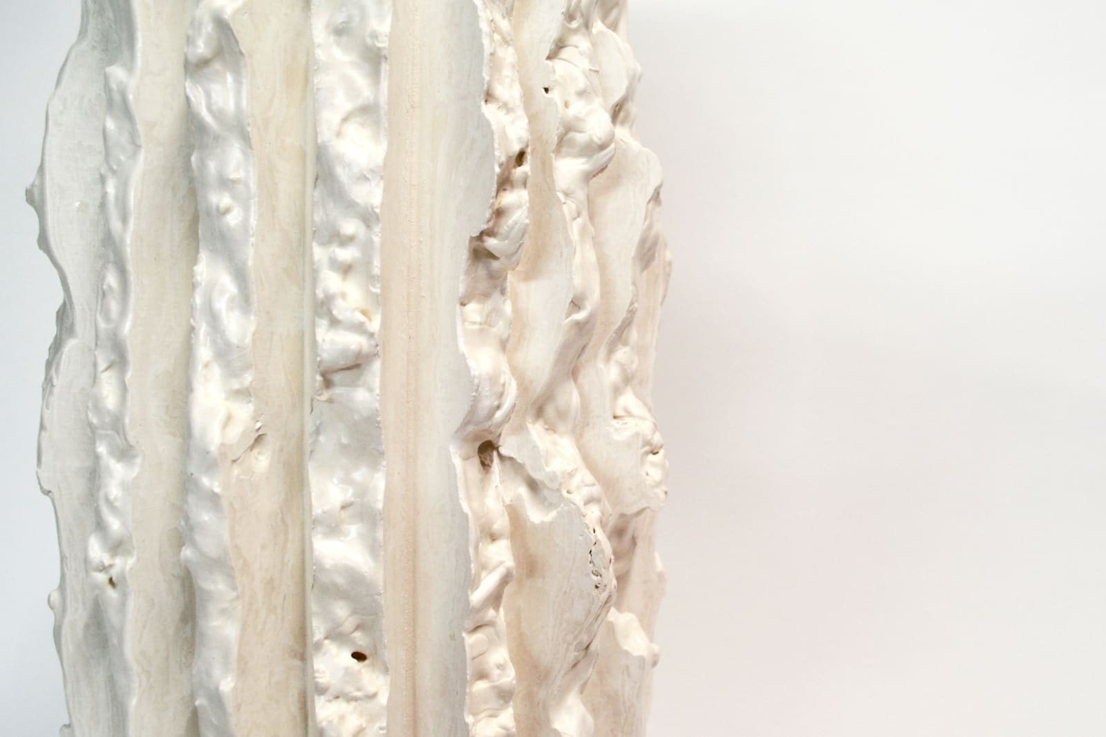 Lenny Stöpp, Cornice Vessel - Sturdy, Tall Ivory White 16X