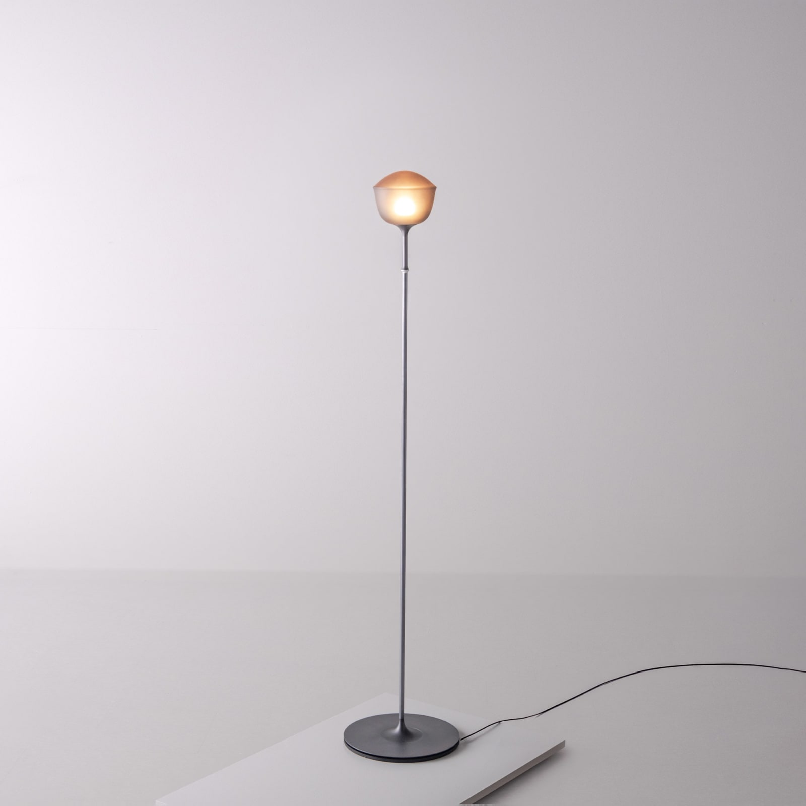 A-N-D, Contour Floor Lamp 150