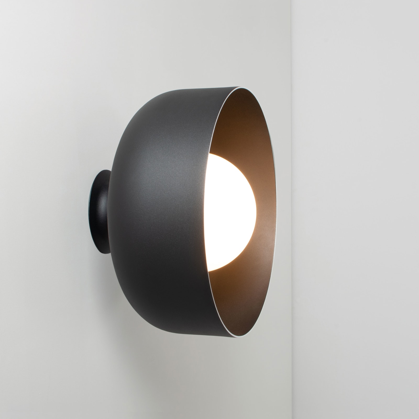 A-N-D, Spotlight Volumes Ceiling/Wall B
