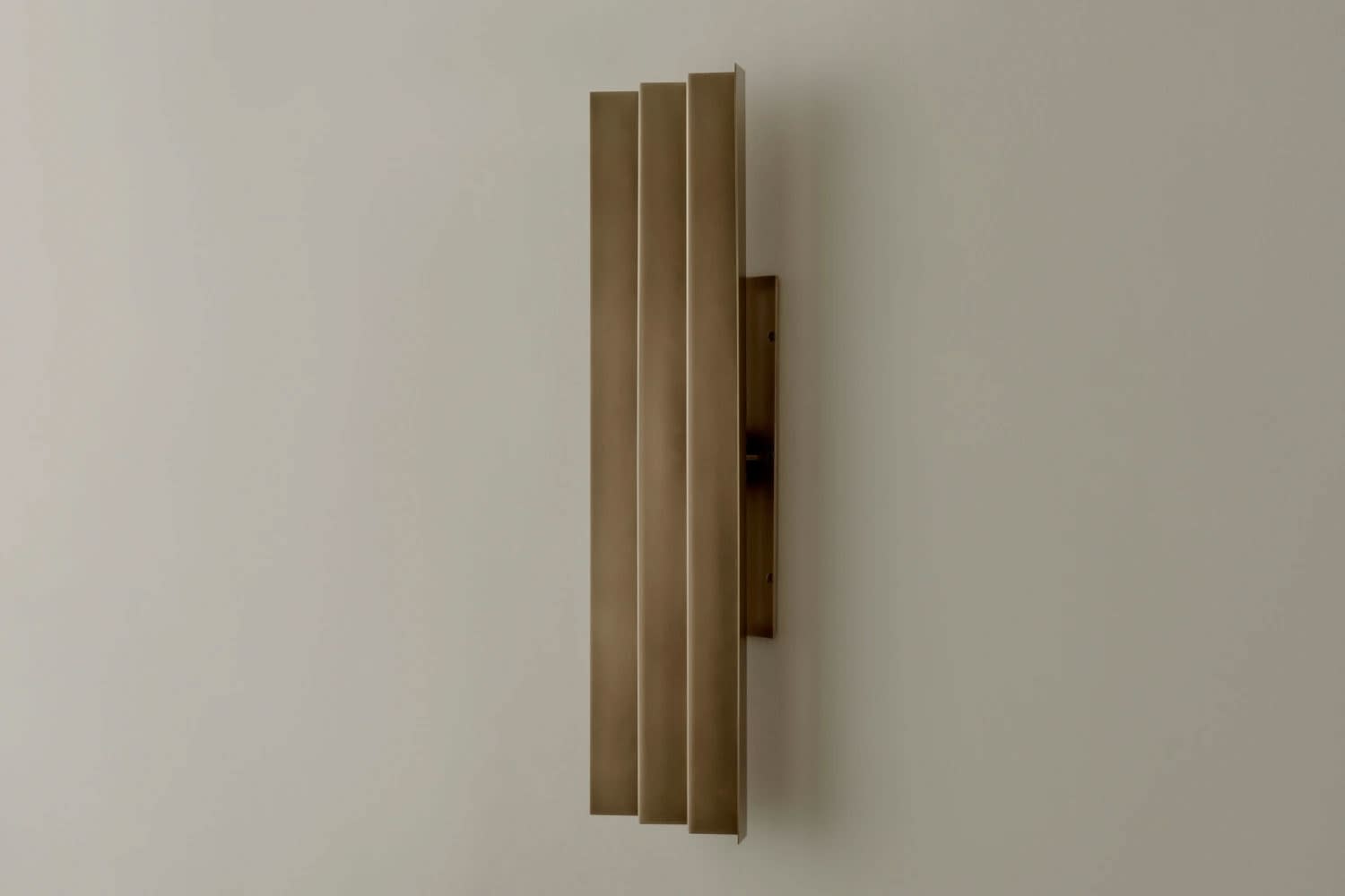 Volker Haug Studio, Ruffle Wall Lamp