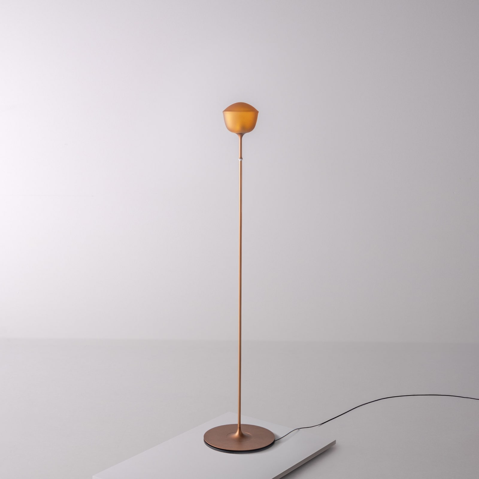 A-N-D, Contour Floor Lamp 150