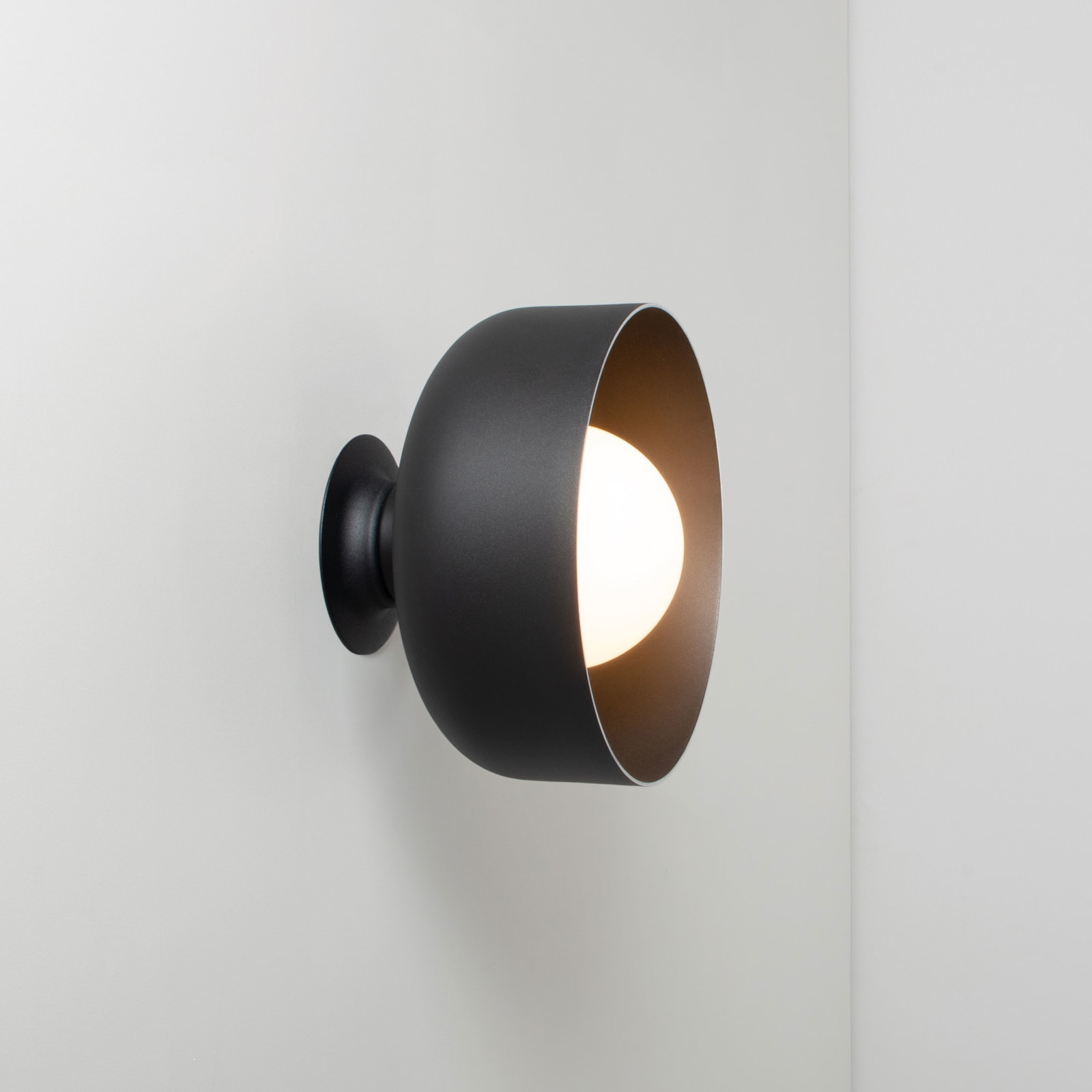 A-N-D, Spotlight Volumes Ceiling/Wall A