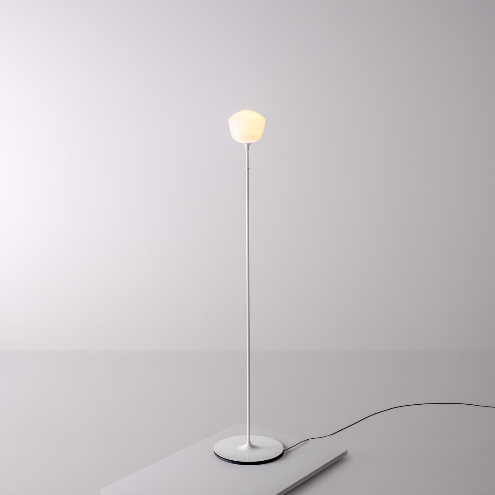 A-N-D, Contour Floor Lamp 150