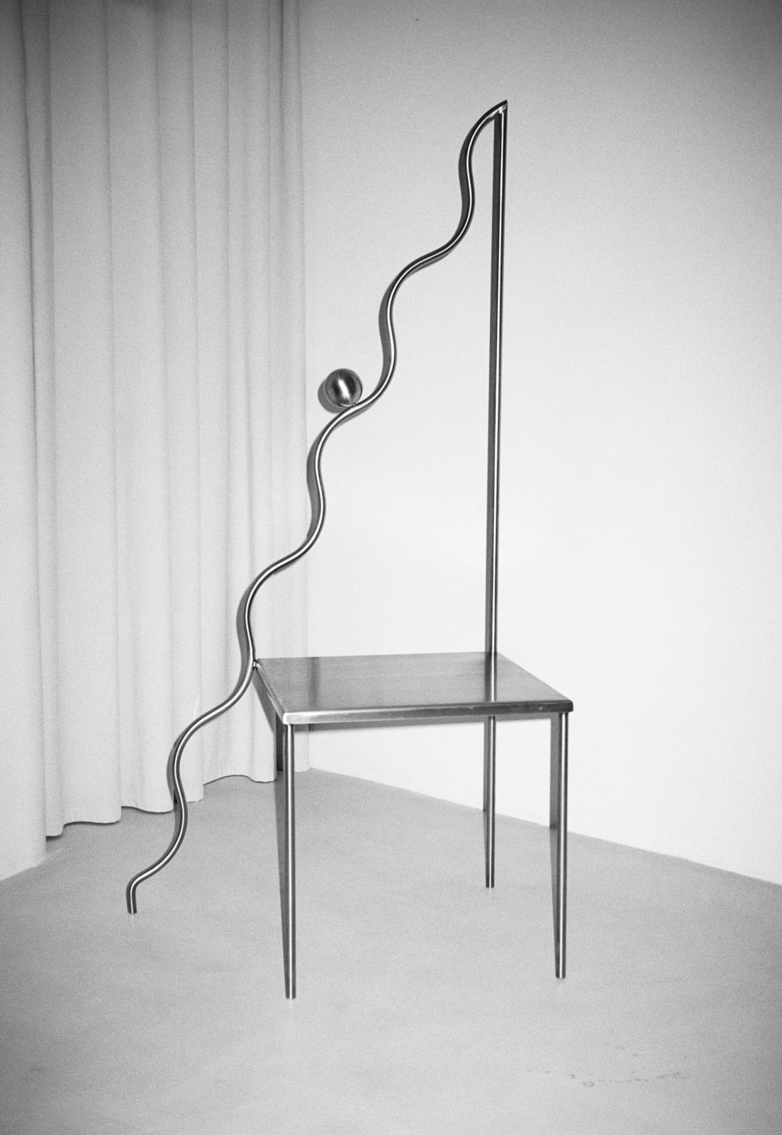 Valeria Vasi, The Descending Chair Inox
