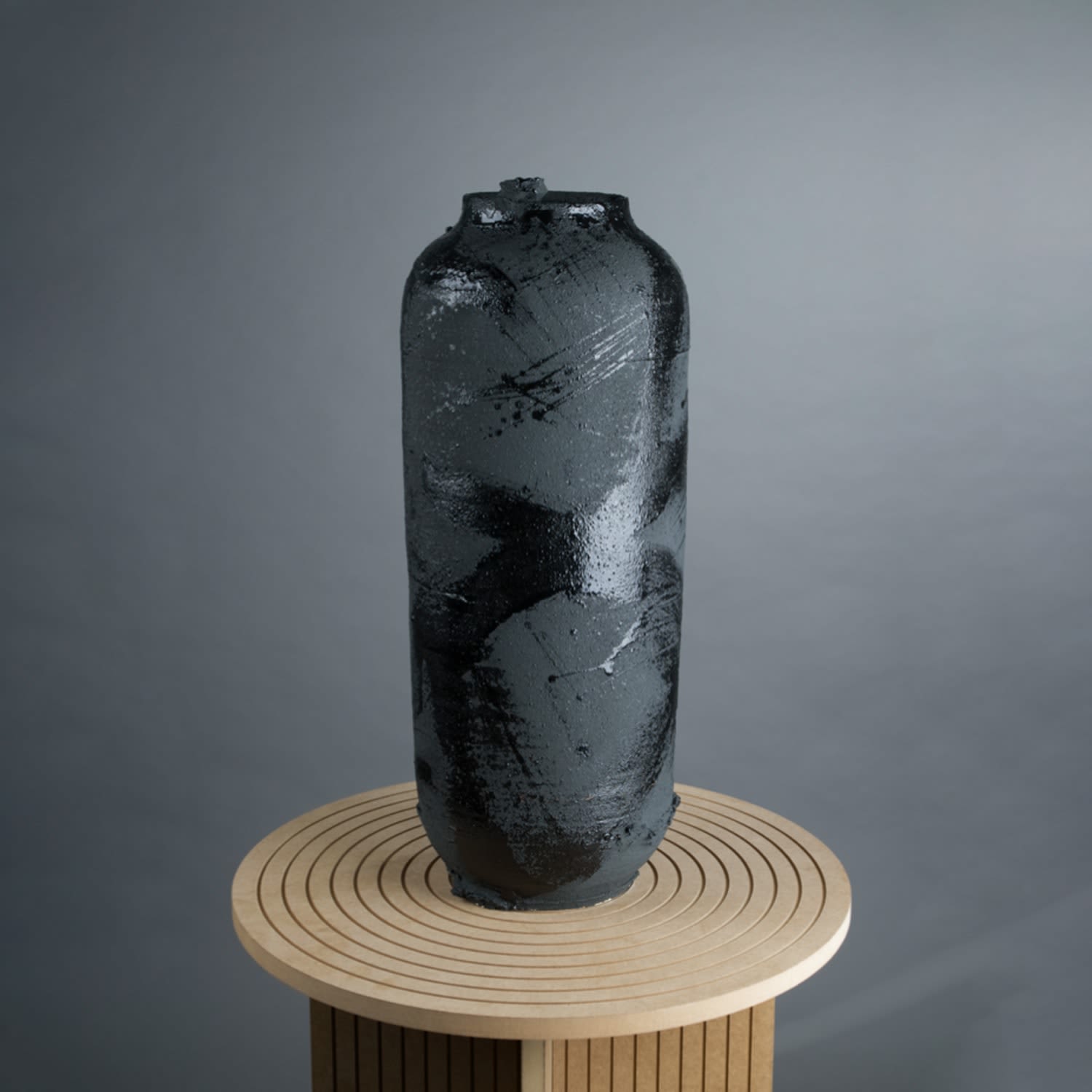 Roman Sedina, Matt Black Vase