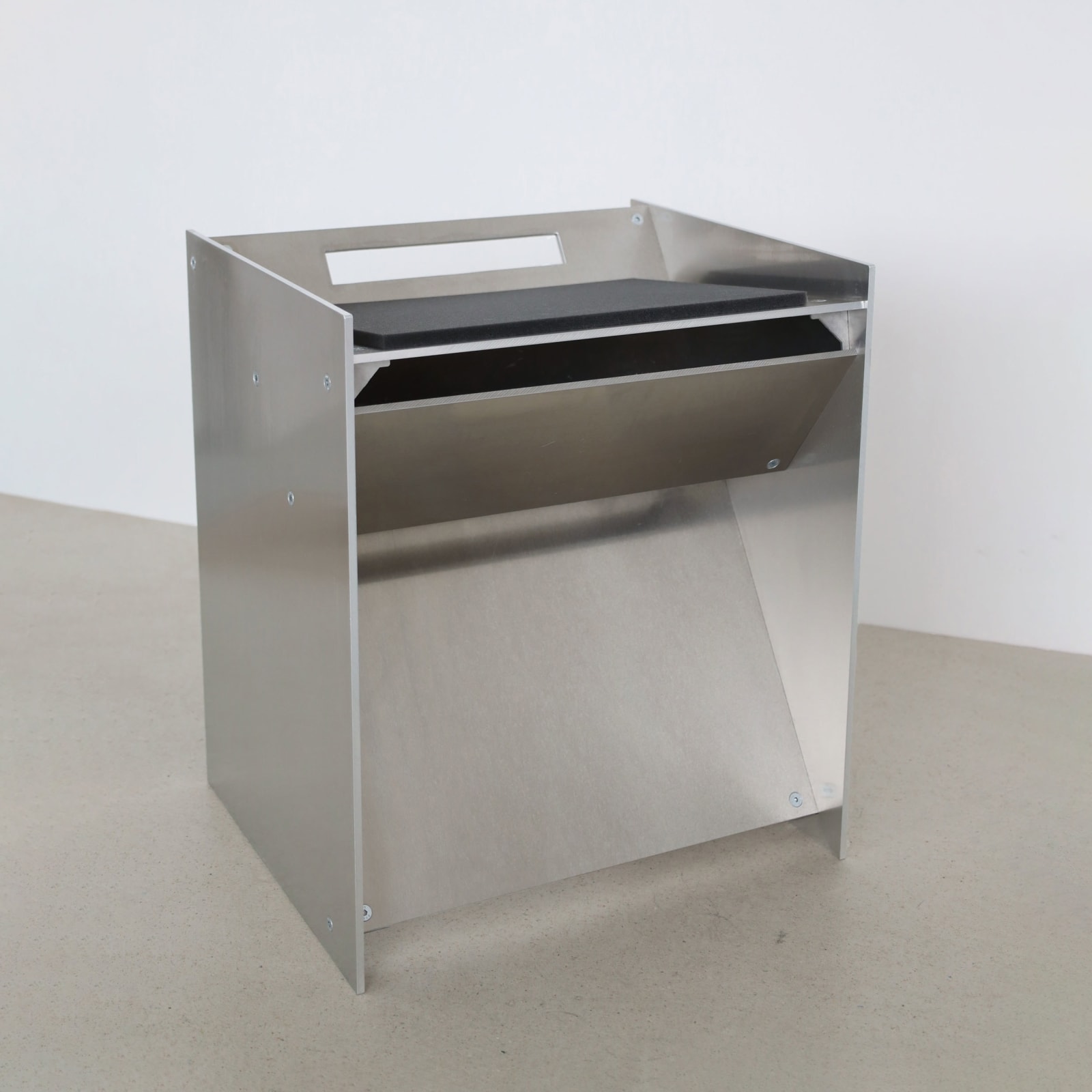 Jakub Kubica, Drone Stool